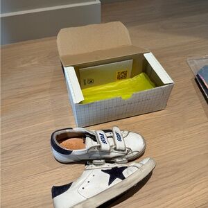 Golden goose size 32